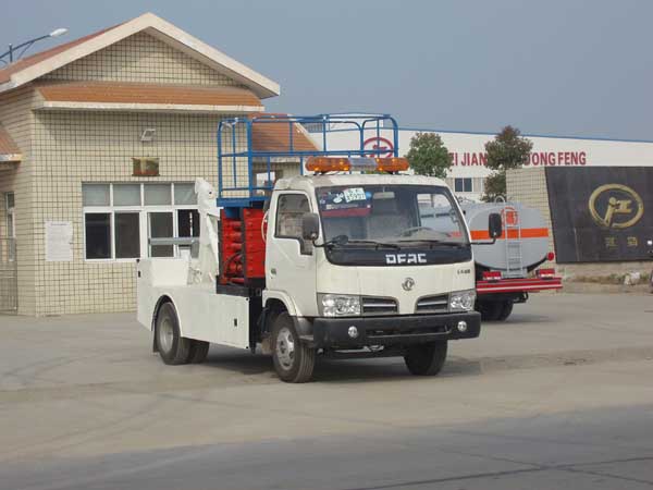 東風(fēng)金霸多功能升降平臺(tái)清障車