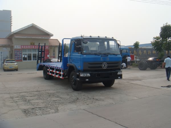 東風(fēng)153平板運輸車