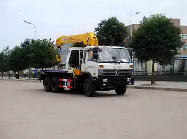 東風雙橋平板帶吊清障車（國四）